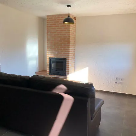 Casa De Vinas 1 Y 2 Holiday home Navaluenga